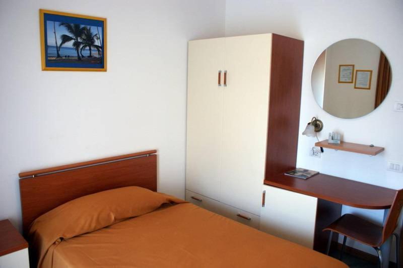 Hotel Il Pino Garlasco Ruang foto