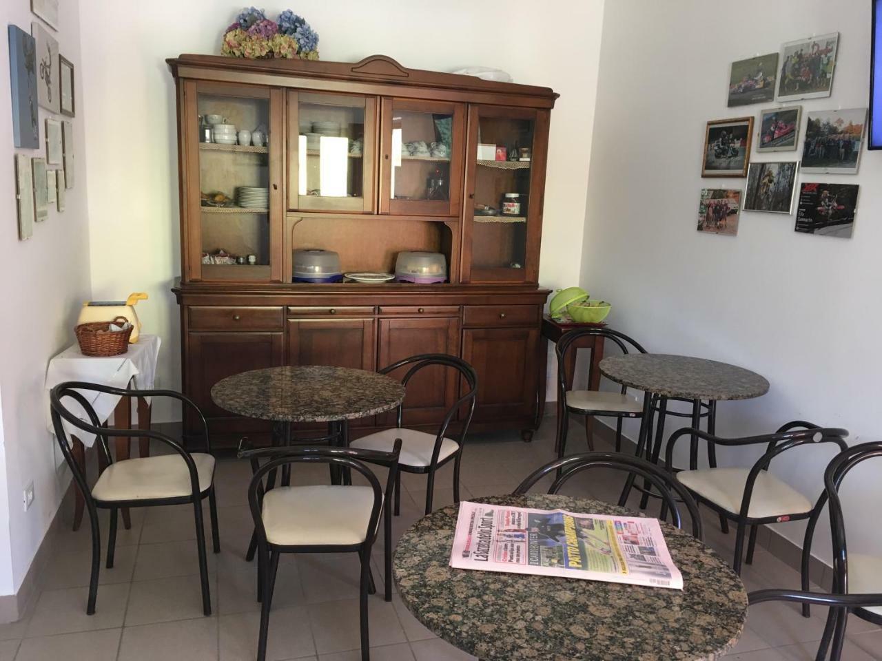 Hotel Il Pino Garlasco Bagian luar foto
